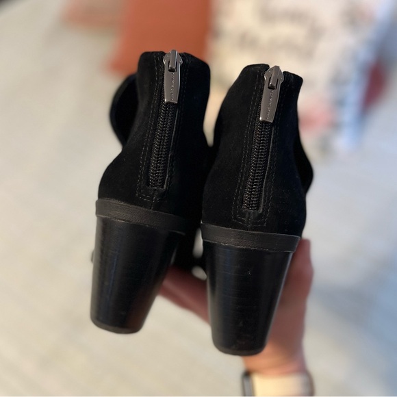 Vince Camuto Bibestie Bootie heels - Picture 4 of 8